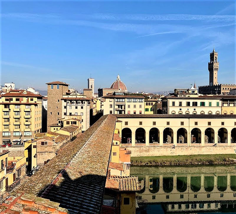 Korytarz Vasariego, Ponte Vecchio