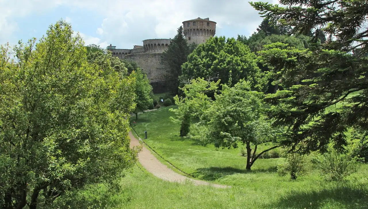 twierdza medycejska i park volterra